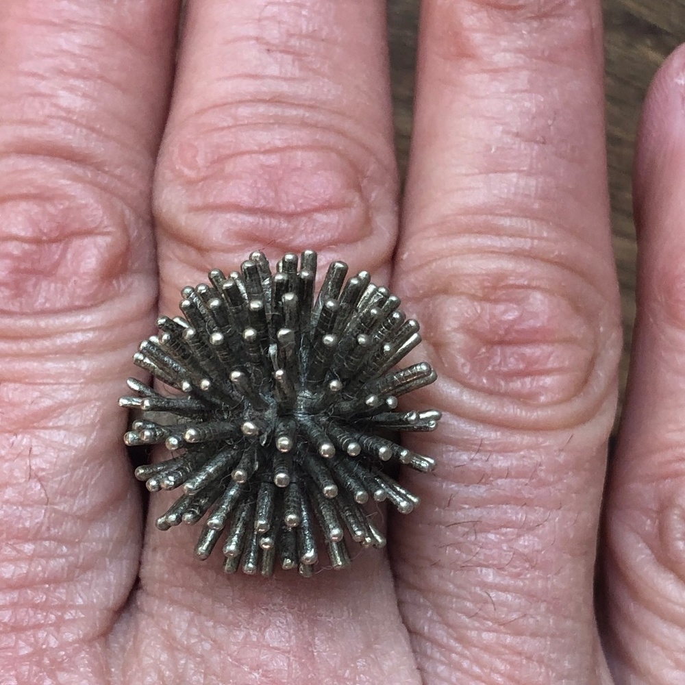 Ring - Picture 3 of 4